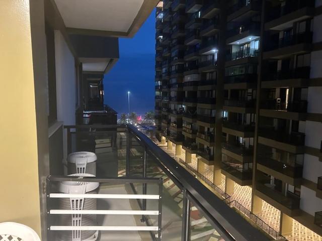 Lindo Apto No Barrabela, Todo Equipado, Com Arcondicionados Split Novos No Quarto E Na Sala, Limpissimo, Cheiroso, Novinho, Condominio Em Frente A Praia, Com Piscina Aquecida, Sauna, Quadra, Academia, Lavanderia, Salao De Beleza, Restaurantes, Mercad Río de Janeiro Exterior foto